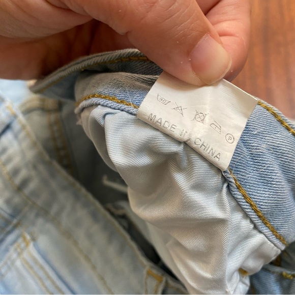 Cutoff Light Was Denim Shorts High Rise Distressed Frayed Size Medium - Picture 3 of 6